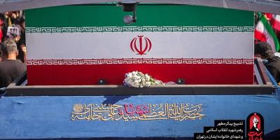 گزارش تصویری؛ خودروی حامل پیکر امام مجاهد شهید، حضرت آیت‌الله العظمی خامنه‌ای و شهدای خانواده ایشان